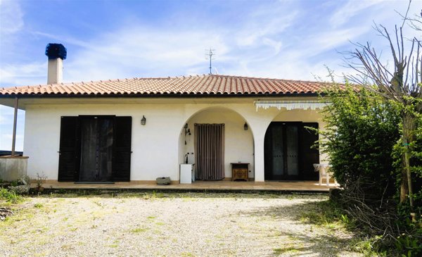 casa indipendente in vendita a Montefiascone