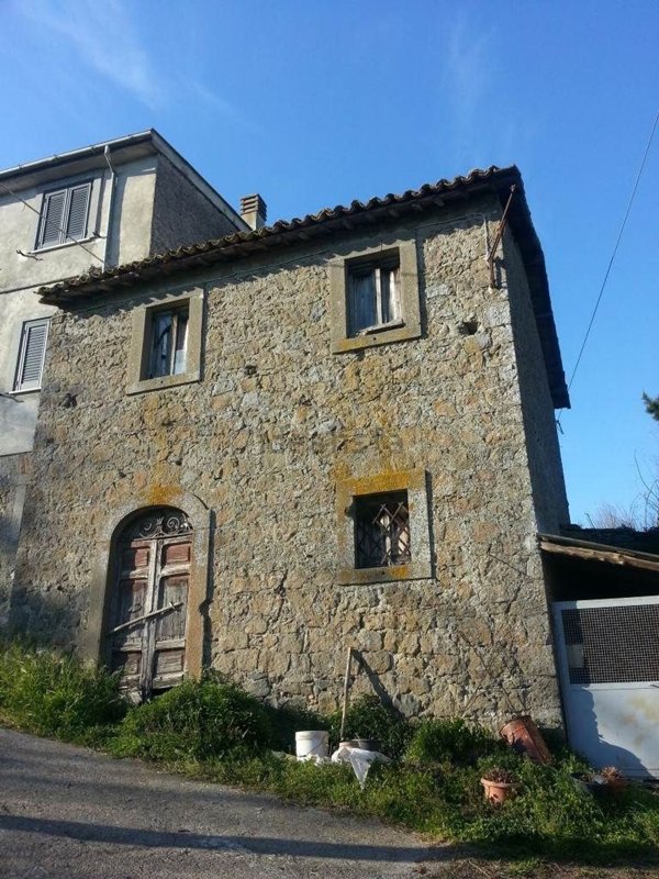 casa indipendente in vendita a Montefiascone