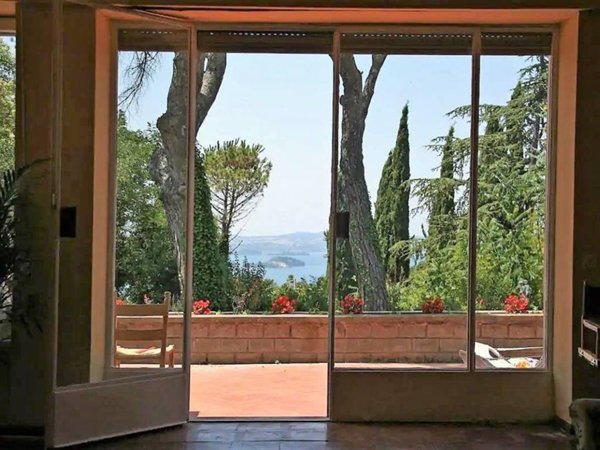casa indipendente in vendita a Montefiascone in zona Poggio Frusta