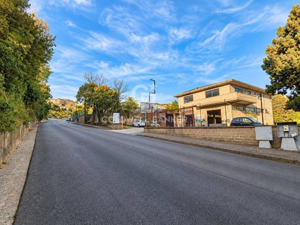 capannone in vendita a Montefiascone