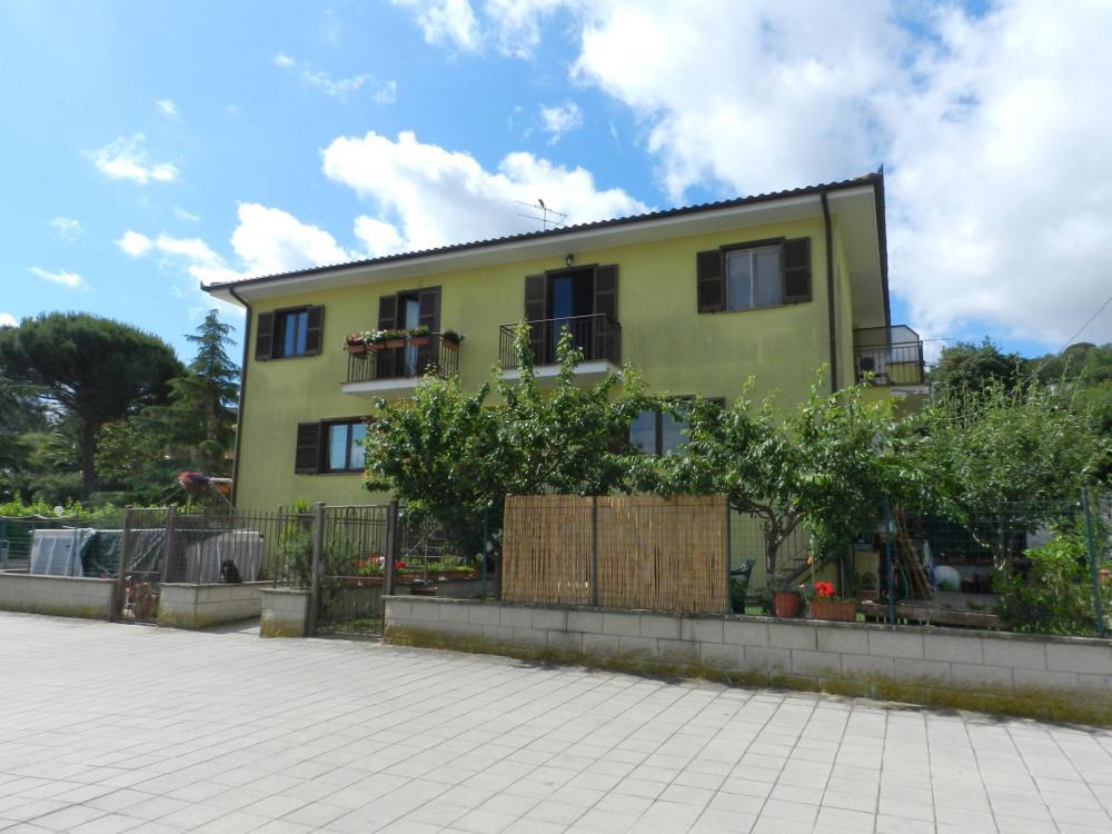 casa indipendente in vendita a Monte Romano