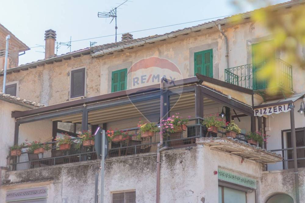locale commerciale in vendita a Monte Romano