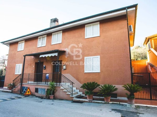 casa indipendente in vendita a Monte Romano