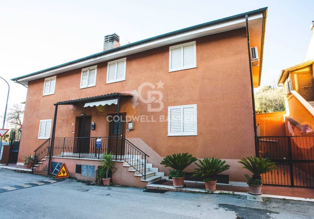 casa indipendente in vendita a Monte Romano