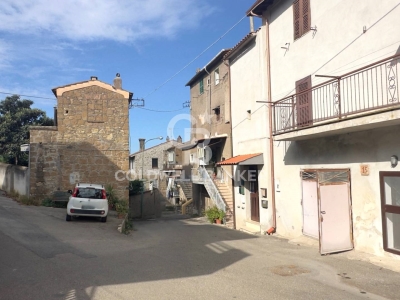 locale di sgombero in vendita a Monte Romano