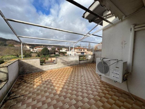 casa indipendente in vendita a Monte Romano