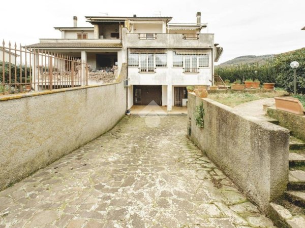 casa indipendente in vendita a Monte Romano