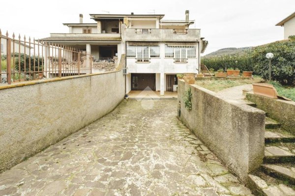casa indipendente in vendita a Monte Romano