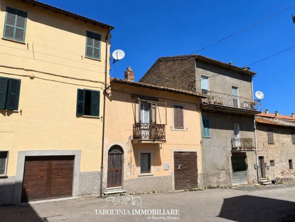 casa indipendente in vendita a Monte Romano