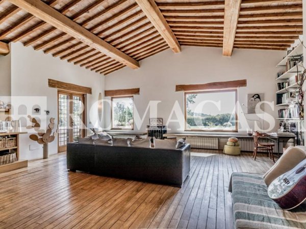 casa indipendente in vendita a Monterosi