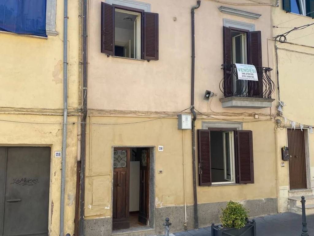 casa indipendente in vendita a Monterosi