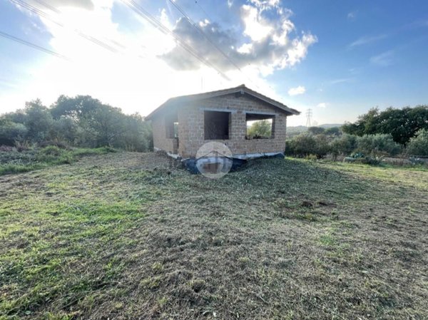 casa indipendente in vendita a Monterosi