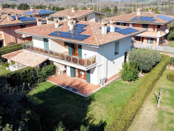 quadrivano in vendita a Monterosi