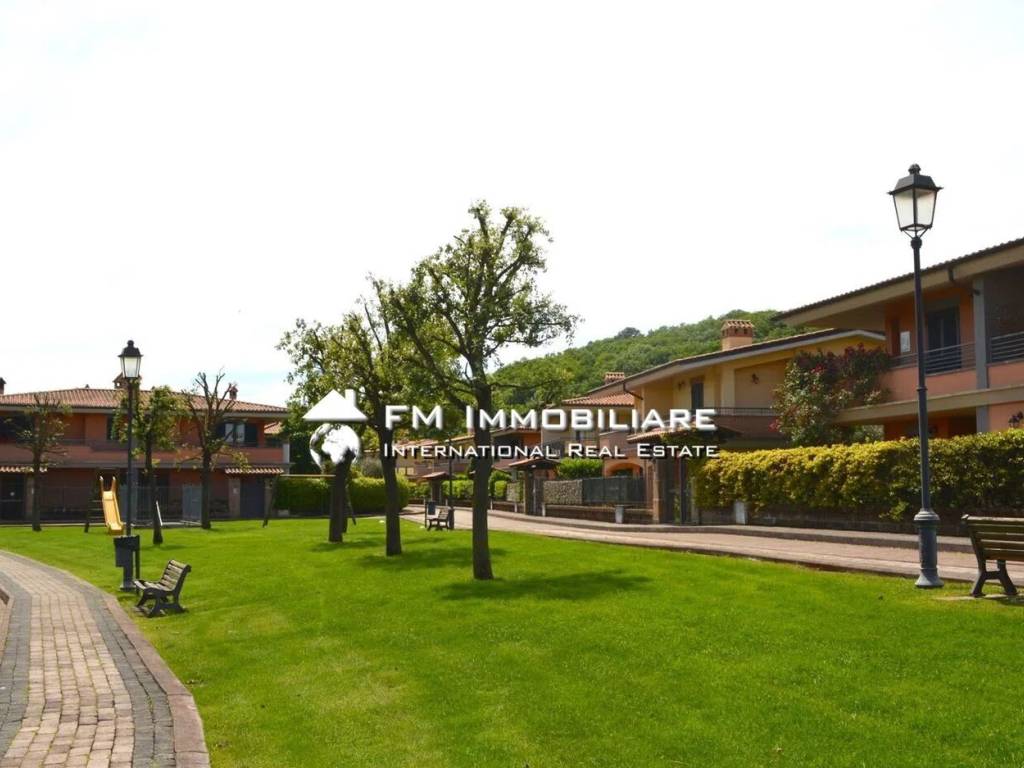 casa indipendente in vendita a Monterosi