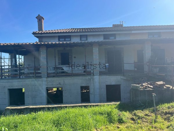 casa indipendente in vendita a Monterosi
