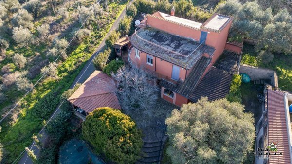 casa indipendente in vendita a Monterosi