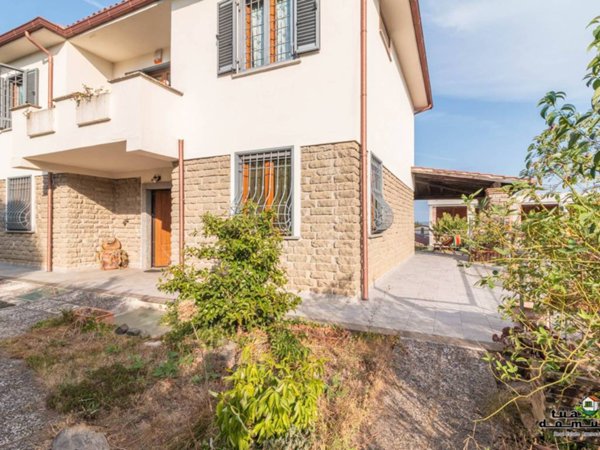 casa indipendente in vendita a Monterosi