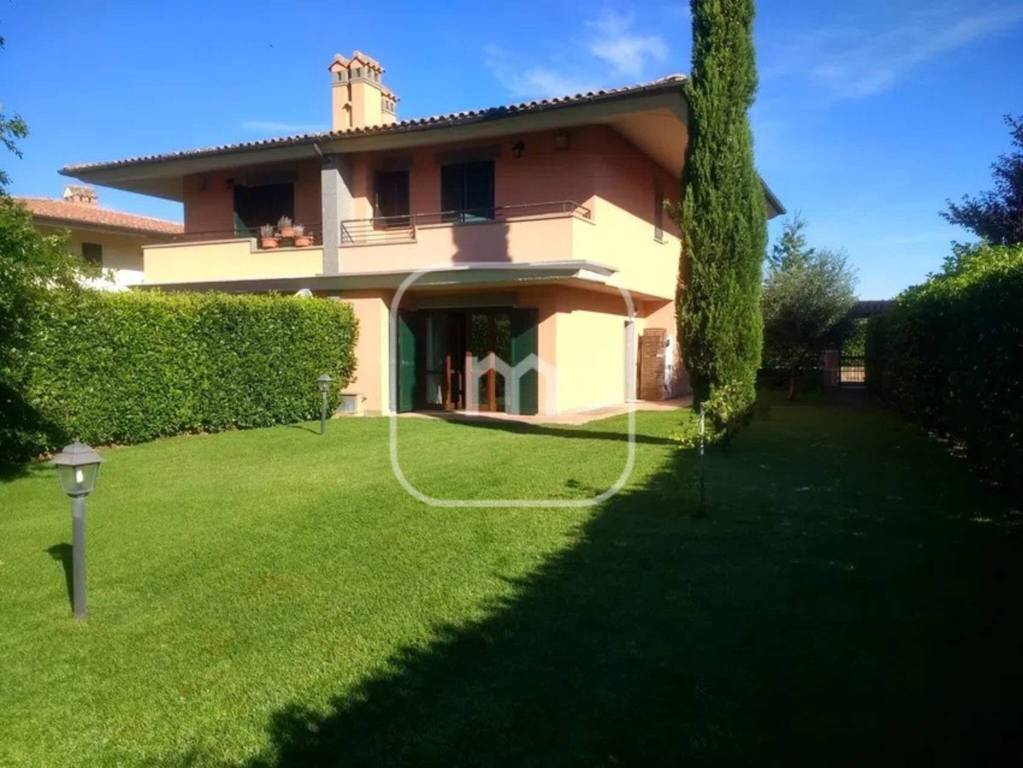 casa indipendente in vendita a Monterosi