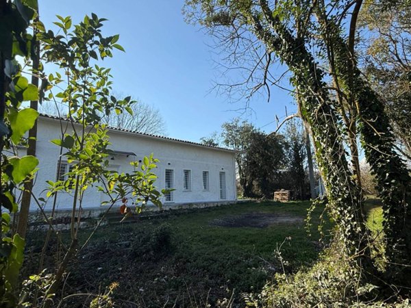 casa indipendente in vendita a Monterosi
