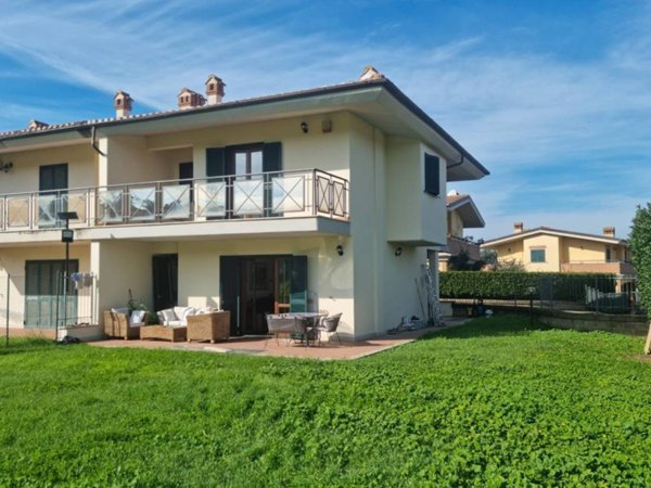 casa indipendente in vendita a Monterosi