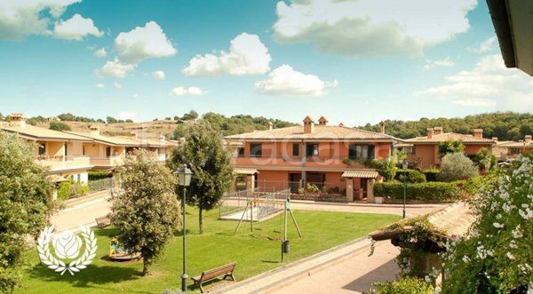 casa indipendente in vendita a Monterosi