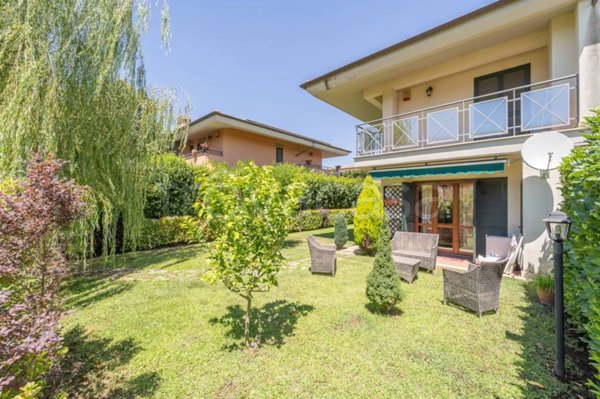 casa indipendente in vendita a Monterosi