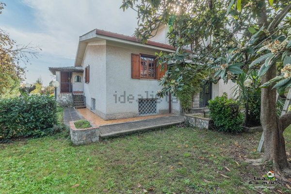 casa indipendente in vendita a Monterosi