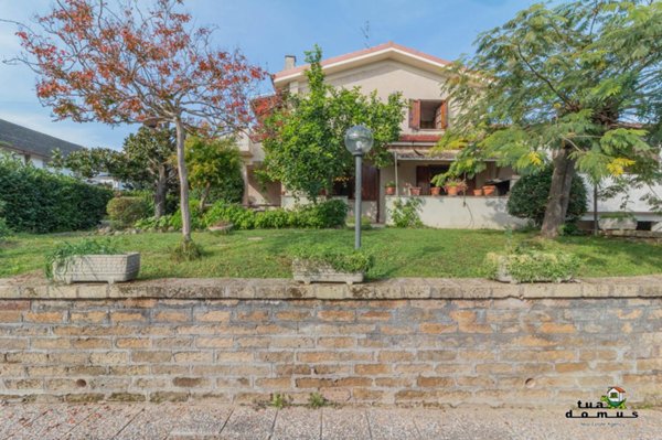 casa indipendente in vendita a Monterosi