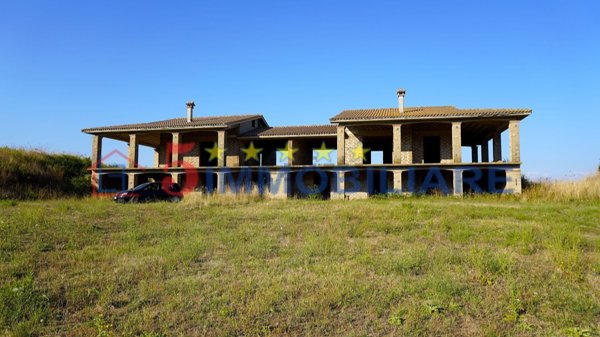 casa indipendente in vendita a Monterosi