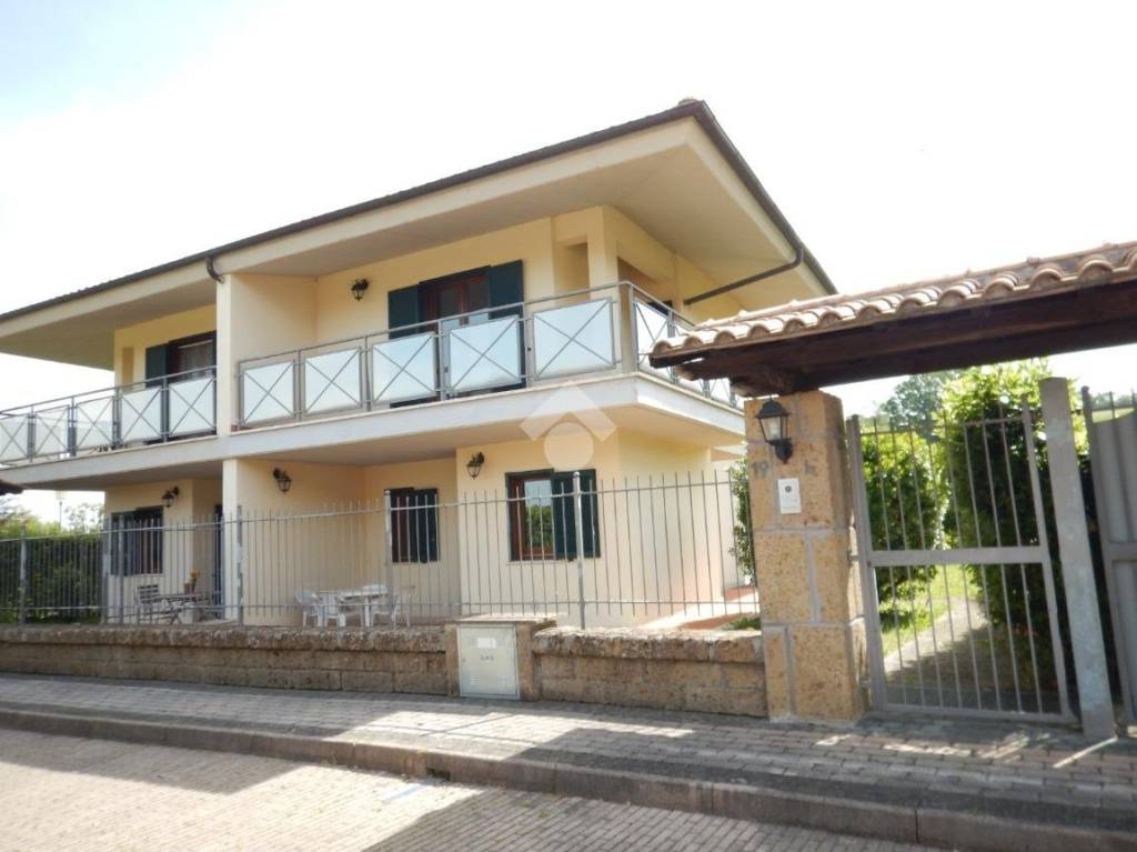 casa indipendente in vendita a Monterosi