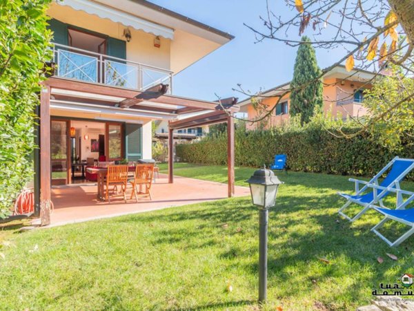 casa indipendente in vendita a Monterosi