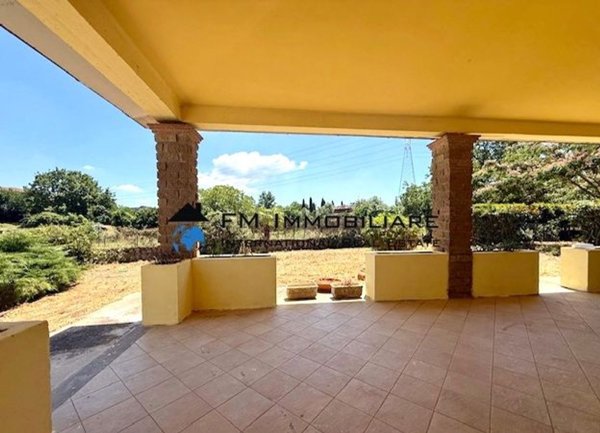 casa indipendente in vendita a Monterosi