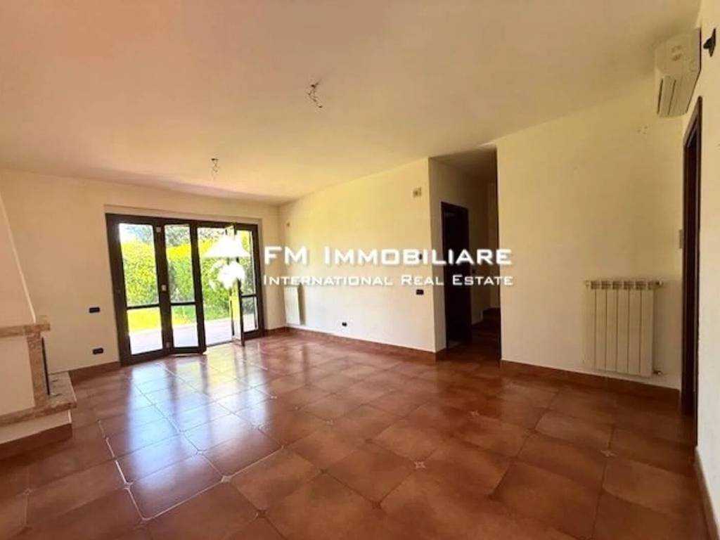 casa indipendente in vendita a Monterosi