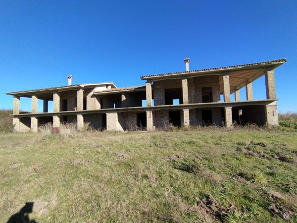 casa indipendente in vendita a Monterosi