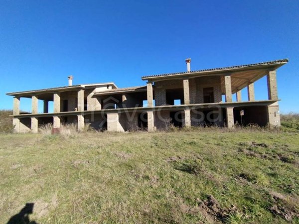 casa indipendente in vendita a Monterosi