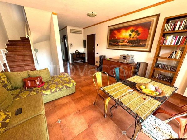 casa indipendente in vendita a Monterosi