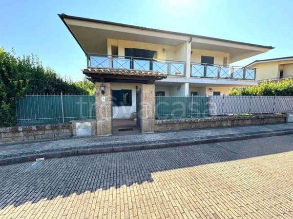 casa indipendente in vendita a Monterosi