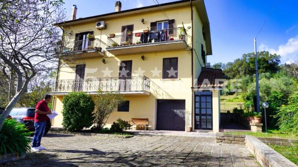 casa indipendente in vendita a Monterosi
