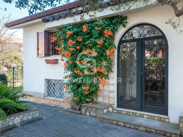 casa indipendente in vendita a Monterosi