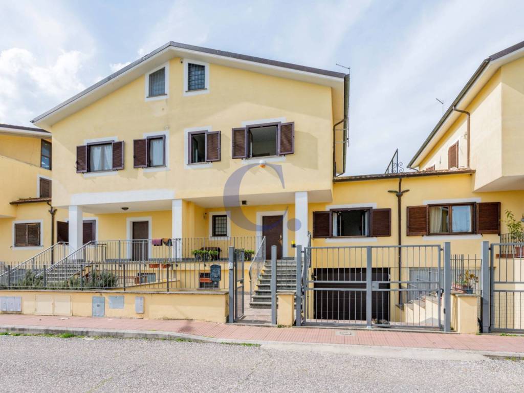 casa indipendente in vendita a Monterosi