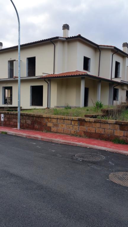 casa indipendente in vendita a Monterosi