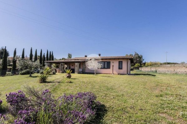 casa indipendente in vendita a Monterosi
