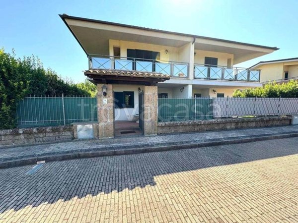 casa indipendente in vendita a Monterosi