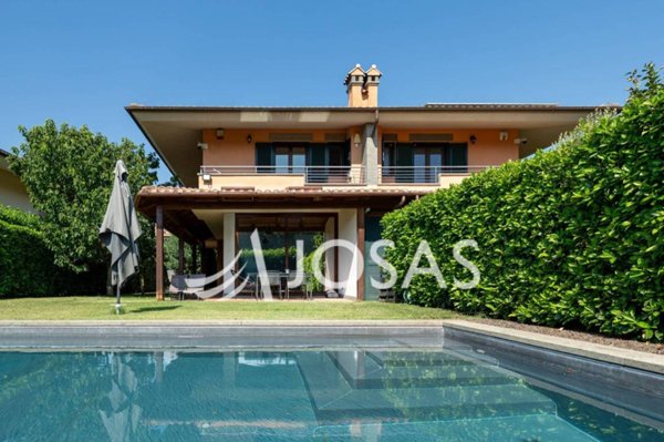 casa indipendente in vendita a Monterosi