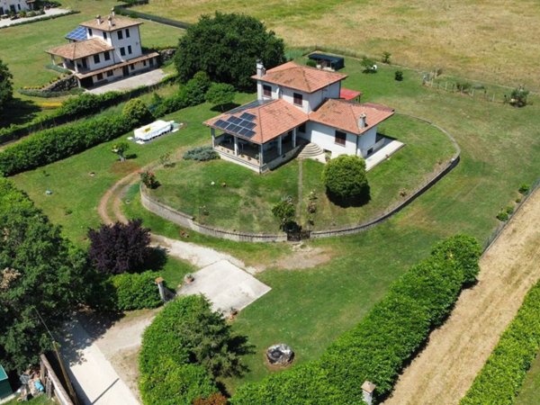 casa indipendente in vendita a Monterosi