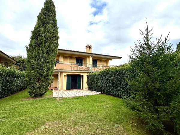 casa indipendente in vendita a Monterosi