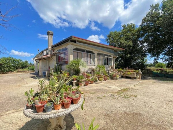 casa indipendente in vendita a Nepi