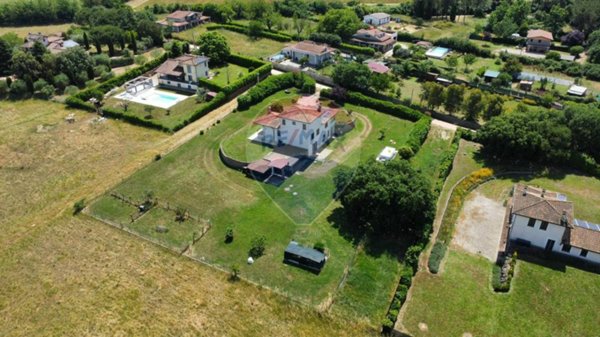 casa indipendente in vendita a Nepi