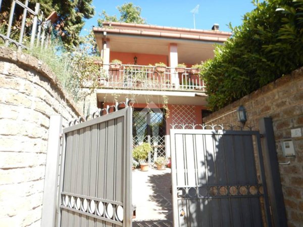 casa indipendente in vendita a Nepi
