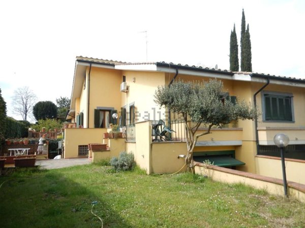 casa indipendente in vendita a Nepi